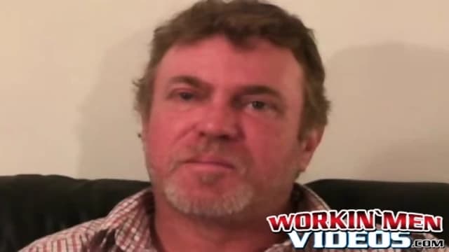 Hairy old amateur jerks off and shoots a load on his belly