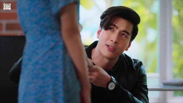 Pint-_-Si_-z-_e S_-p--y Girl (2;0;2;0) 720p HQ HDRip - Org Auds [Tel + Tam + Hin + Eng]