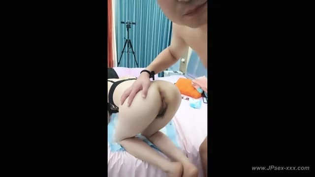 chinese teens live chat with mobile phone.1223