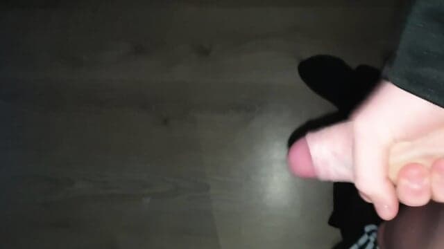 Big dig Cuming on the floor
