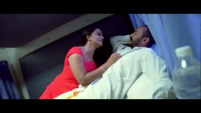 Apoorva_Aunty___Unk_Hotty_Sexy_Romance_Sweaty_Waist_Scenes___Silambattam ððð