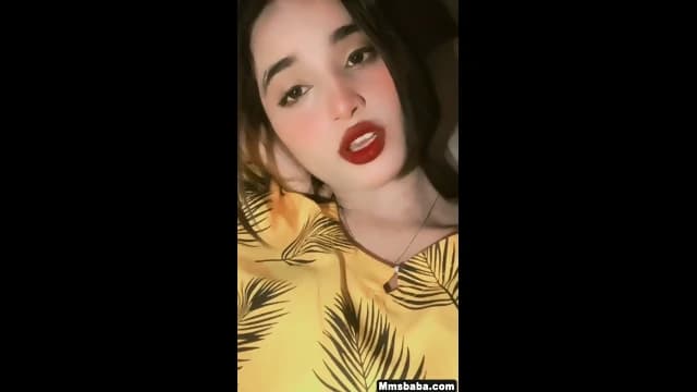 cute girl fingering show pussy and finger