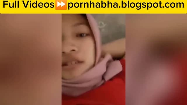 Tante Jilbab Ngentot di Atas Lantai Semen