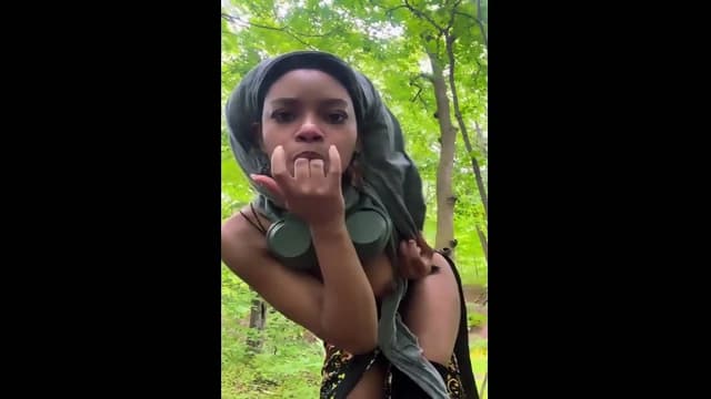 EBONY GIRL FLASHING PUSSY