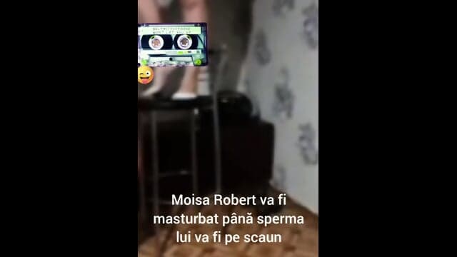 I'm a nice woman, Moisa Robert told me to massage his dick on the chair until I release his sperm on my bar stool.Then I told Moisei Robert that I really want to give you a massage. By the time I'm done, your cum will be on my chair.because you are a cute