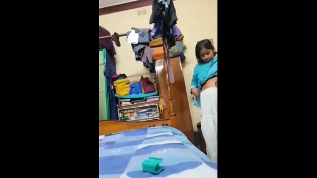 DesHI LG Husband Secretly Recording Her Sexy Wife While Changing Clothes