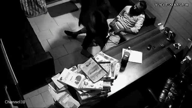 Paki muslim wife doggy sex hotel ke watchman sath cctv