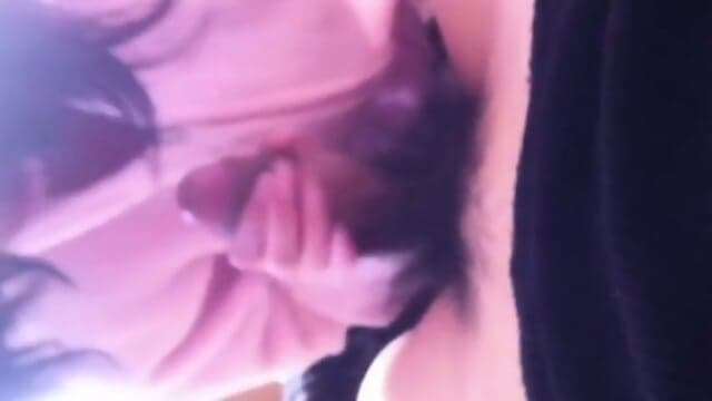 Japanese Amateur Babe Gives a Polite and Deep Blowjob