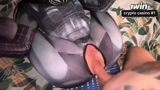 Ela chamou um animador e foi fodida na bunda - cena XXX!