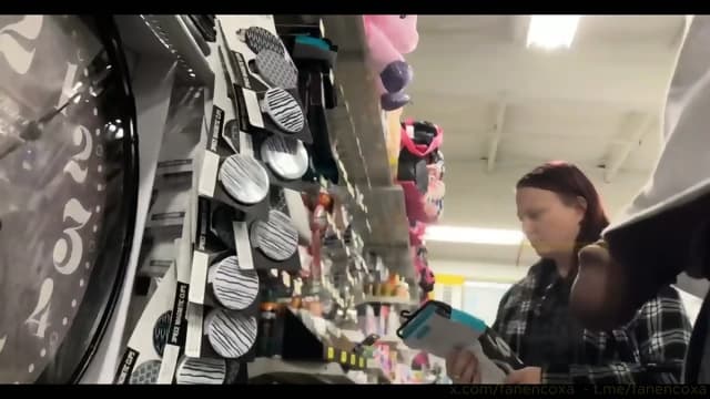 Dickflash girl cum