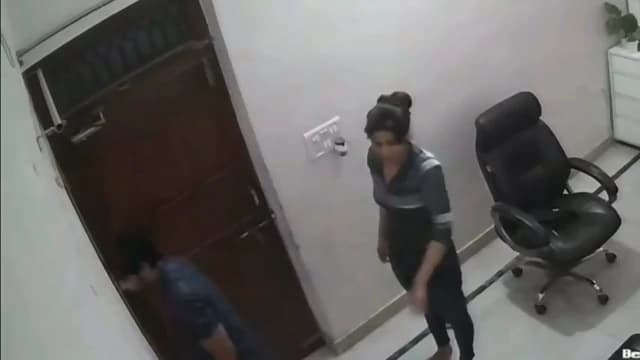 DesHI Delhi Randi Bhabhi Nude Romance CCTV Camera Me Pakdi Gayi