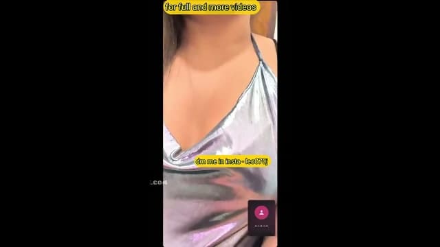 Jaslin Kaur live with a fan