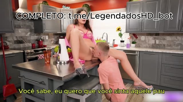 Milf de lingerie provocando o enteado - Legendado