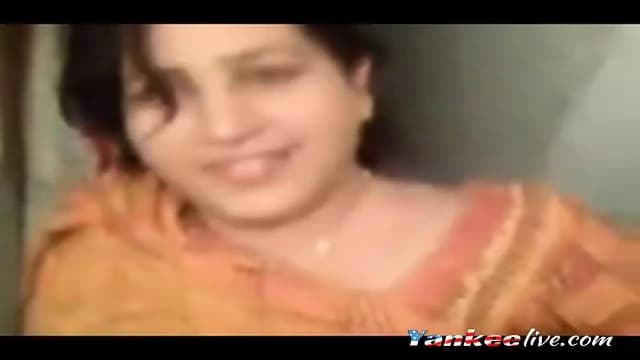 desi- very beautiful punjabi aunty sucking dick