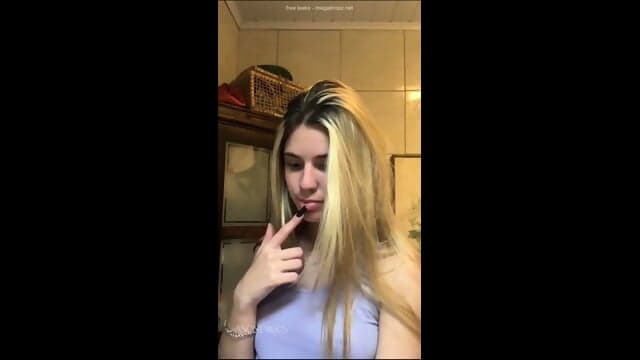 Evelyn Vieira Tapes Herself Taking A Bath