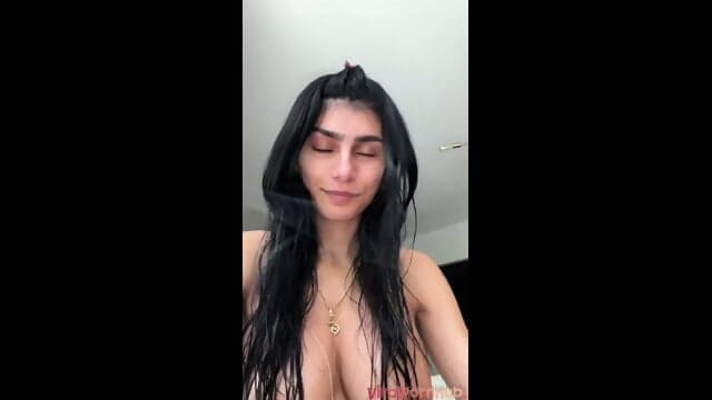 Mia Khalifa Showering While Playing Tits Onlyfans Video