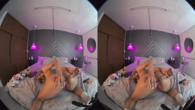 Aleja Bloom StripchatVR 2026 05 17T14 10 06 03 00 F120 LR