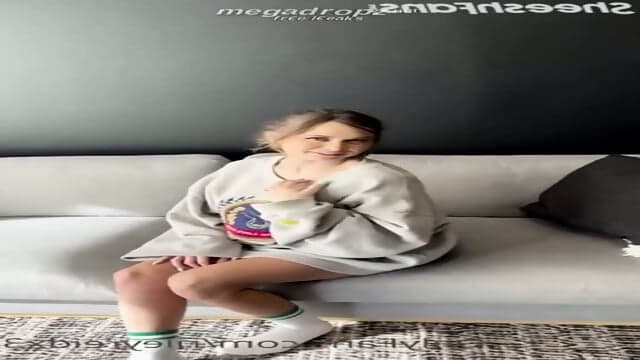 Riley Reid Sucking A Fat Cock And She Lend Her Pussy