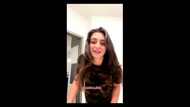 Hot Girl Showing Her Sexy Body | -@Hotvideos Linkz
