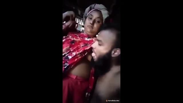 Bangladeshi Chuda Chudi Of A Man Sucking A Neighbor's Boobs