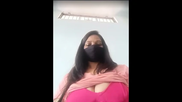 Indian Thick Wife Showing Boobs