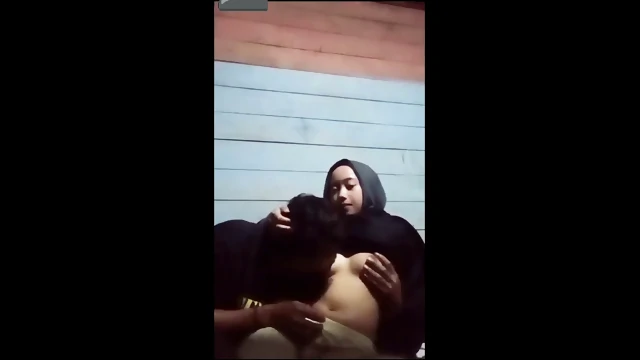 Chill EsEm Pe Belajar Menyusui Sepupunya Biar Cepet Gede Eh Yang Tambah Gede Malah Kontolnya