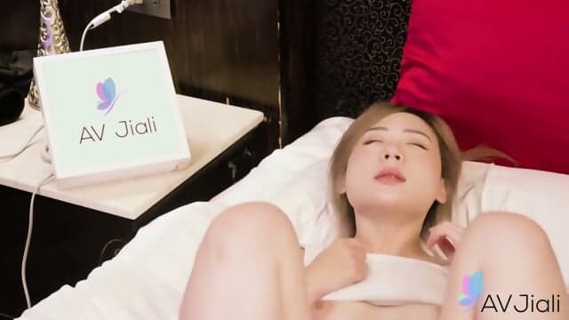 Sexy Chinese Girl Lin Siyu Has Sex With Her Boyfriend In A Hotel Room