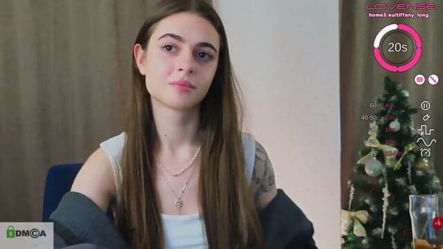 La Femme Latina Provocante Pose Nue Et Touche Chaque Zone Sensible De Son Corps ExcitÃ© Avec Un DÃ©sir Secret