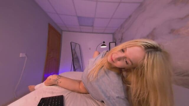 Serenacrystall StripchatVR 2026 09 27T02 30 10 03 00 180 LR