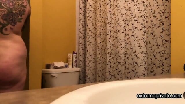 Peeping At Ay Tattooed Chubby Busty Stepsister
