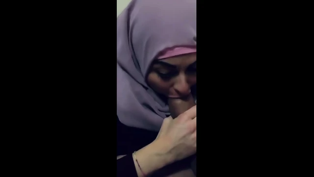 Muhh Me Land Le Ke Chati Muslim Girlfriend Ne Gujrati Boyfriend Ka Land Muhh Me Liya Indian Muslim Porn Sax Video Clips