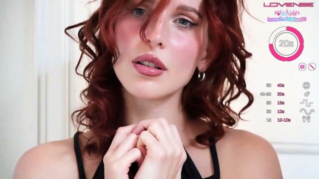 Schamlose Camgirl Maus Im Hellen Fensterlicht Kreist Langsam Um Ihren Kitzler Und Jede Sekunde GehÃ¶rt Ihrem HeiÃen KÃ¶rper In Einer Langen Erwachsenen Webcam Nacht