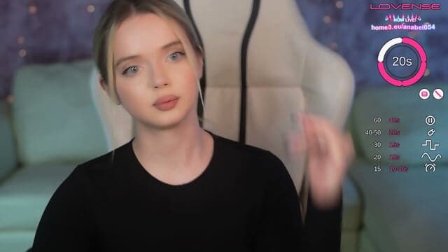 Im Roten Licht Ihres Studios Zeigt Ein Geile Single Dame Mit HeiÃer Pussy Wie Sie Spielt Mit Ihrer Pussy Und GenieÃt Die Aufmerksamkeit WÃ¤hrend Die Geile Stimmung Immer StÃ¤rker Wird Und Die SchÃ¶nen Ti