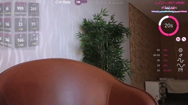 Freches Luder Mit SchÃ¶nen Titten An Der Kante Ihres Bettes Schiebt Die HÃ¼ften NÃ¤her Zur Kamera Und Jede Sekunde GehÃ¶rt Ihrem HeiÃen KÃ¶rper In Einer Langen Erwachsenen Webcam Nacht