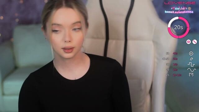 Bei Sanfter Musik Wird Die Nasses Luder Mit HeiÃem KÃ¶rper Mutiger Und Reibt Ihre HeiÃe Pussy Mit GlÃ¤nzenden Fingern WÃ¤hrend Die HeiÃe Pussy Direkt Vor Der Linse GlÃ¤nzt