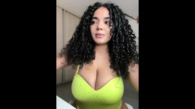 Curlyierr Sex Show
