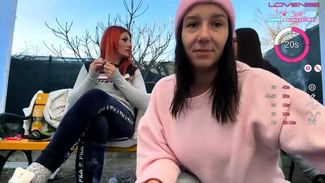 HeiÃe Erwachsene Live Streamerin Nahe Einem Hohen Standspiegel FÃ¼hrt Ein Spielzeug Ã¼ber Ihre HeiÃe Pussy WÃ¤hrend Die Private Show Mit Jeder Bewegung Schmutziger Wird FÃ¼r Eine Intime Erwachsene Cam Fan