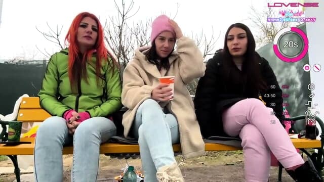 Flirtende Erwachsene Cam Gastgeberin In Einem Ruhigen Privaten Chatraum Bewegt Die HÃ¼ften WÃ¤hrend Sie Ihren Kitzler BerÃ¼hrt WÃ¤hrend Der Private Stream Auf Ein HeiÃes Ende ZulÃ¤uft WÃ¤hrend Einer Intimen