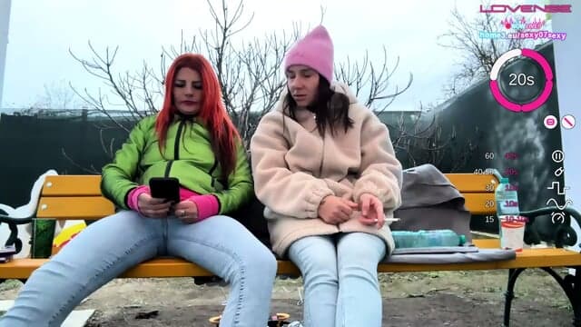 Mujer Adulta Soltera Muy Sexy En Una Sala Privada Silenciosa Se Gira Y Muestra Su Culo Firme Muy De Cerca Mientras Sus Ojos Provocadores Mantienen La AtenciÃ³n Durante Todo El Show Dentro De Una EmisiÃ³