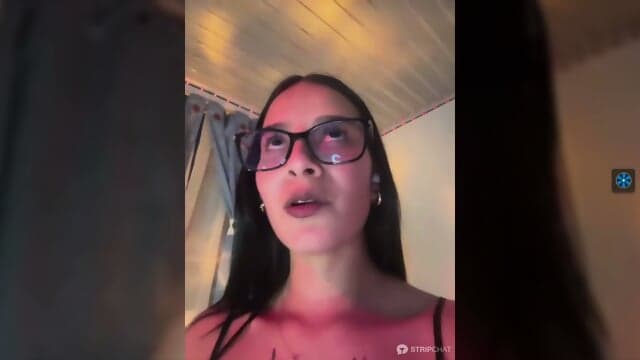 Vaness Latina Girl Have On Maroon Outfit 3