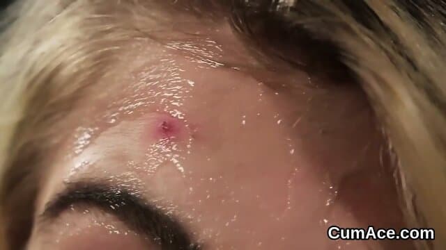 Sexy model gets cumshot on her face swallowing all the sperm
