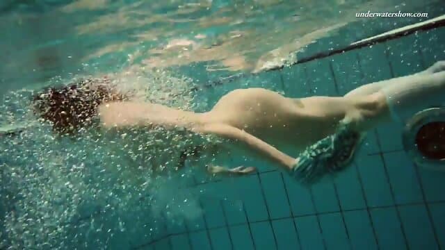 Biggest floating tits of Dashka underwater