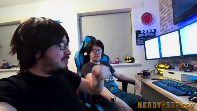 Leeds geek cock bounced on by chubby brit