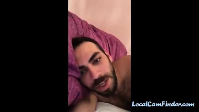Turkish guy fingering his girl