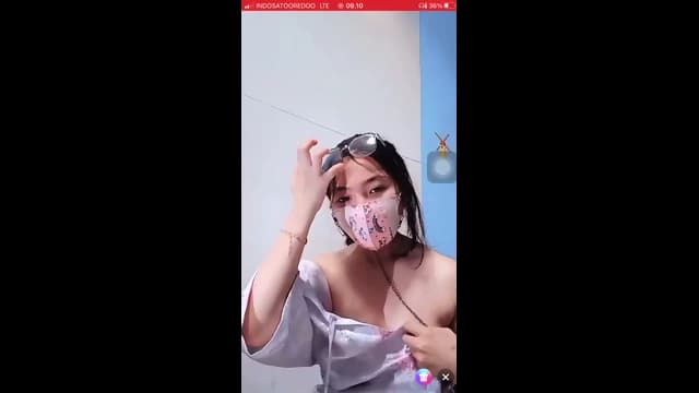 bugil di live masih malu-malu