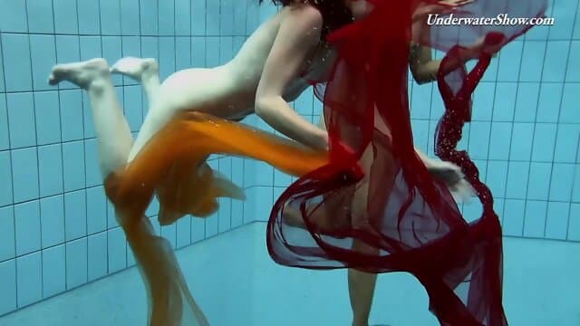Horniest hottest lesbian babes in the pool
