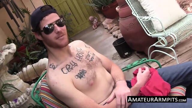 Outdoor solo wanking show with hairy deviant stud